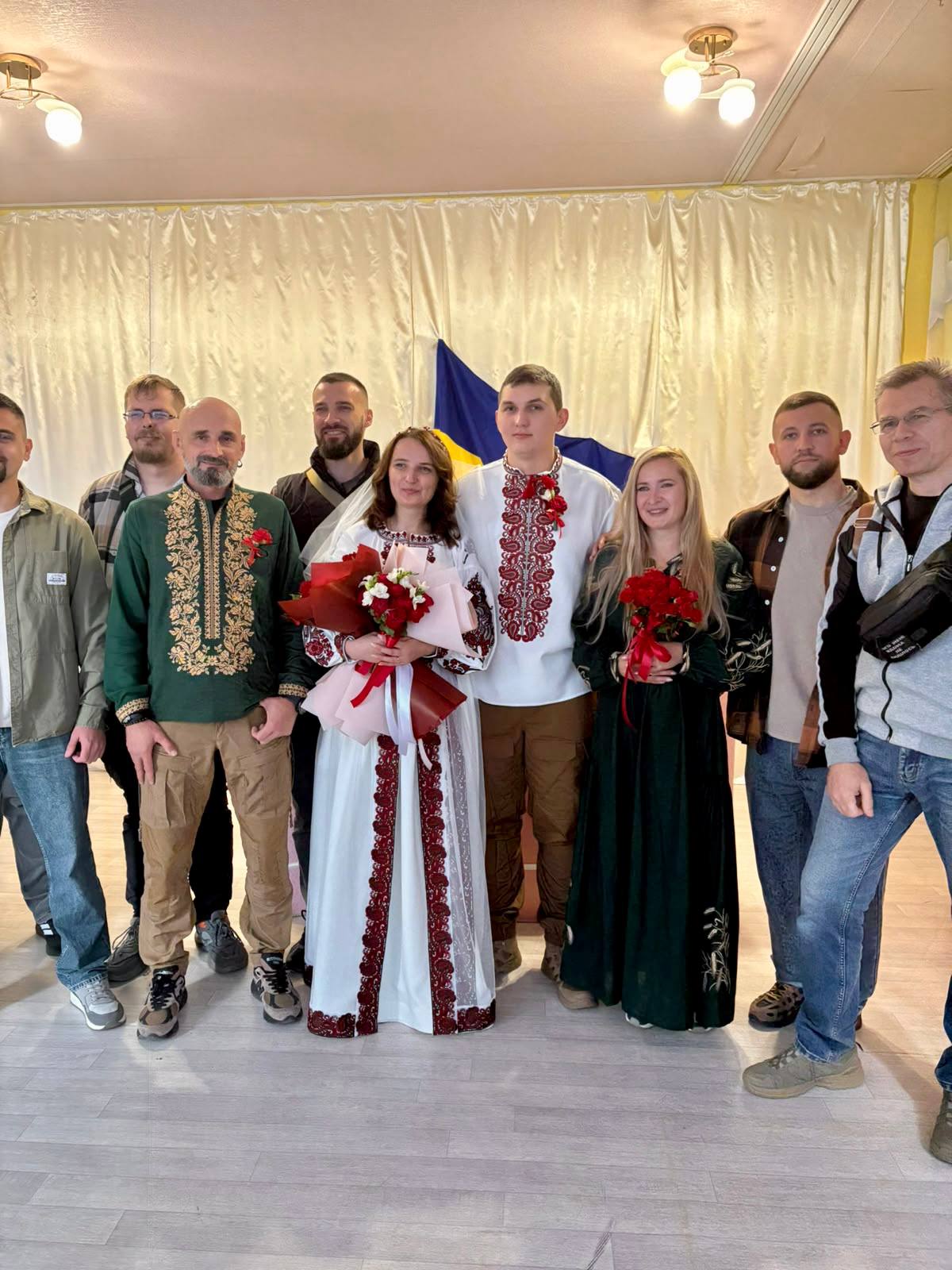 Війна змінила наші обставини, але не позбавила нас здатності любити, підтримувати одне одного й обирати життя